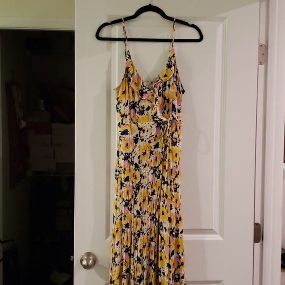 Korye Sundress - Picture 2 of 4